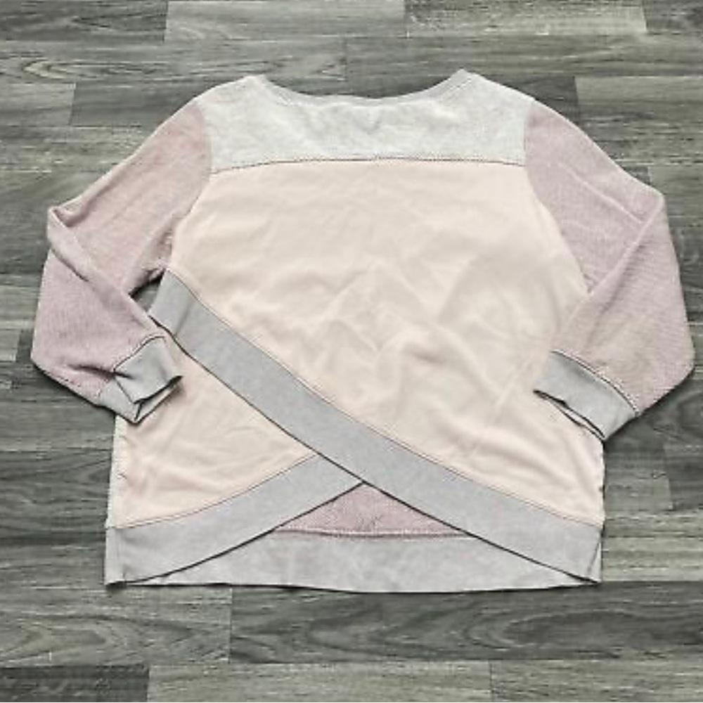 American Eagle Outfitters Pink and Gray Women's Top